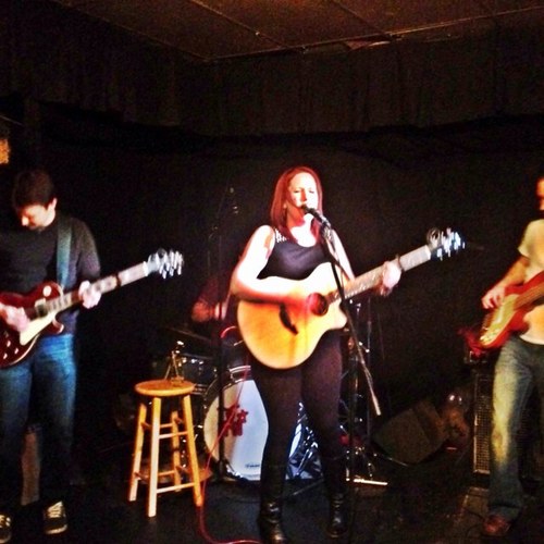 Erin Simms - vox, guitar, piano
Stephen Hammond - guitar