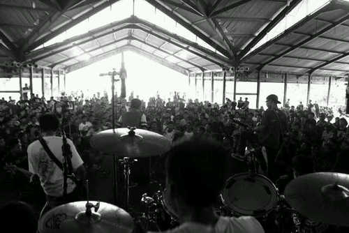 We are PunkRock/Melodic from Medan (2009) Member : @TeukumnAkmal (bass/voc) @DiptaDNE (guitar) @Senn0mulia (drum) Cp:081269895337