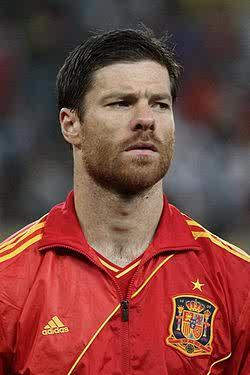 Actual jugador de fútbol en el REAL MADRID C.F y campeón del mundo y de europa con la selección española de fútbol.