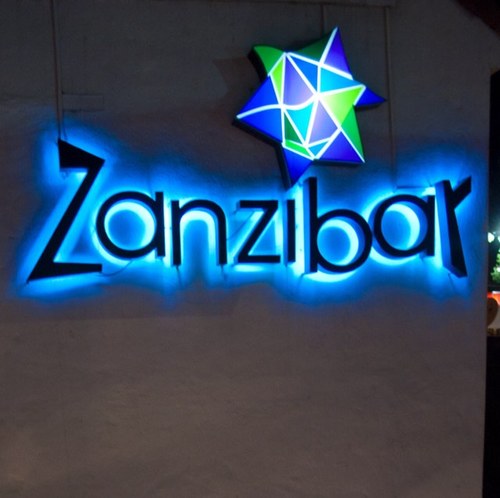 El restaurant mas Cool de Santiago en Borderio. Zanzibar and Zanzibar Underground :