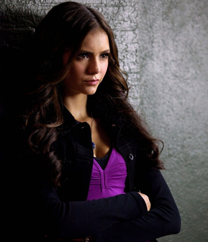 i am bella and i am Human and my mom is #SelenaKyle  and i am married to @Batgirls_son and im His Bad Little Kitty and mother to Kira (RP)
