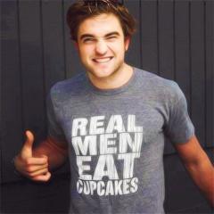 ShackleMeBellah's profile picture. Dem' bitches tried to take me out, it ain't happenin'. The tree fucker, glow stick jizzer, aka Edward Fucking Cullen is back. #RP