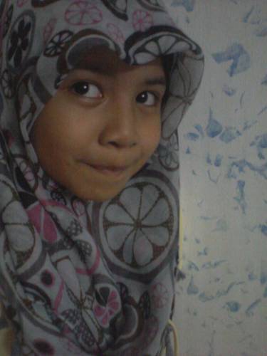 assalamualaikumm :) rajin-2 lah follow ye :D i follow, u follow, i follow back. ahaha. saya, NURUL ATHIRAH BINTI SHAMSUDIN ^^