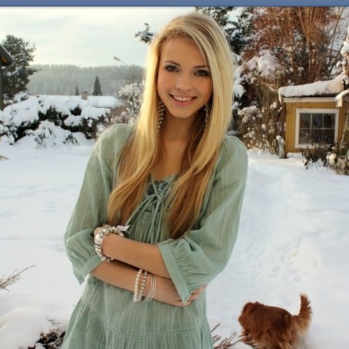 Kelsey. ALMOST 16, brightonnn highschool. Get at meee;*