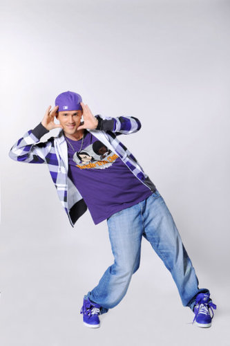 loicdanseur's profile picture. Danseur choregraphe.  Jury battle creation. Cie legendes urbaines. Boogie lockers.  Danseur sur l'émission so you think you can dance fr.