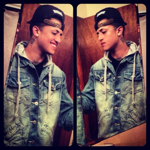 BIG dreams Small I$land...eyes low more $milin..rent due .. I stay grindin! #THTtall.handsome.talented#teamskribbleink