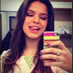 Sempre rir quando você puder. É o remédio mais barato - Bruna Marquezine; Minha pequena princesa @BruMarquezine amor incondicional ♥