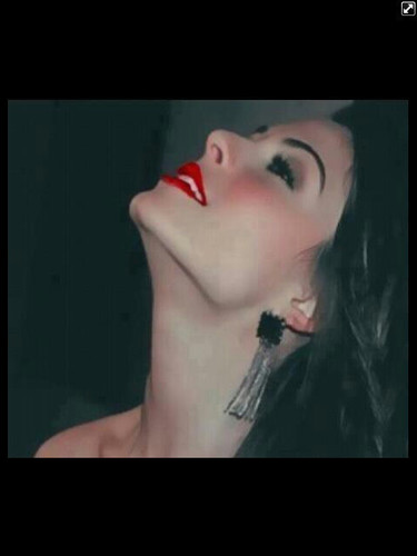 أنآ بغرد واللي يلآمس خآطرگ أعتبرهـ أهـدآء♡.