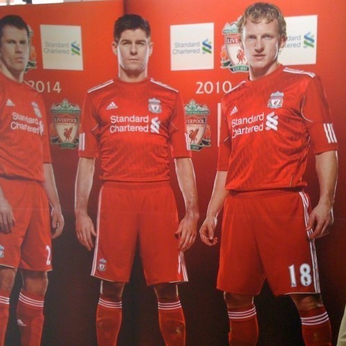 I still love Tokyo too much. I love dance music.
I am a Liverpool FC supporter.