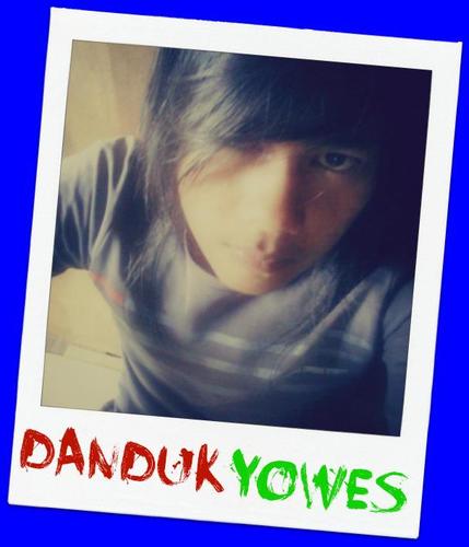 Danduk_Yowes's profile picture. Orangnya ga mau kalah : kamu sayang aku, aku sayang banget kamu.