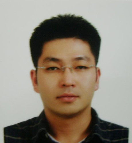 3rdround's profile picture. 나의 우선순위는 정의,정치,가족,건강,일,친구,운동(탁구), 그리고 땀흘린후 쇠주한잔 인 사람