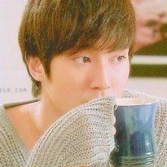 ภรรยาของชเวซีวอน แฟนของอีซองมิน เลี้ยงกิ๊กไว้คือฮยอกแจและทงเฮ ล่าสุดสอยจีดราก้อนมากินแก้เซ็ง #เงิบสิมึง