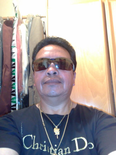 SOY UNA PERSONA MUY ALEGRE ME GUSTAS HACER AMISTADES CON PERSONAS DINAMICAS DE BUENOS CENTIMIENTOS Y ME ENCANTA LAS MUJERES MUY DIVINAS A TODO DAR