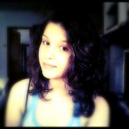 -Hi,i'm italian. I'm 12 years old. =) My idols are @onedirection   ∞ i love Step up 4 3 :P
Ciαo-