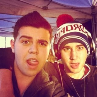 ☆ WAKE UP SLU+! #janoskianator #directioner #belieber Love them all! Inspiring&beautiful boys who followed their dreams! @caitlint991 is my biitch! #loveher ❌⭕