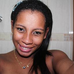 Falar sem aspas, amar sem interrogação, sonhar com reticências, viver sem ponto final.