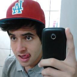 Wesley Saia De Oliveira, Um jovem de 17 anos, Alegre, Bobão e que gosta de viver bem :)