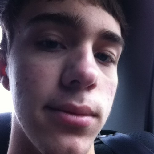 Reze_Arts's profile picture. Graphics. Editing.. Skating...