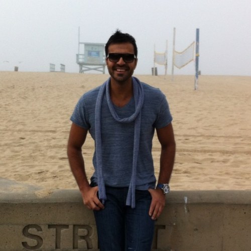 TweetdaVish's profile picture. avid proponent of lip balm