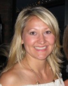 Mom of two who loves SUP Yoga, slow food, wine and geeking out on all things people + culture. Powered by happiness and chocolate.