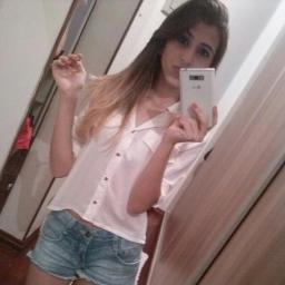 Sou aquela pessoa, engraçada, amiga... Muitos nao me conhece para falar mal de mim, mais tenho certeza que isso é inveja!! Sou corinthana com muito orgulho s2