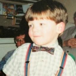 Niall pare de tentar comer o Liam com uma colher, Louis não brigue com o Zayn pq ele tentou dar em cima do Harry. AAAA SOCORRO O NIALL TA CAGANDO NA MINHA BIO
