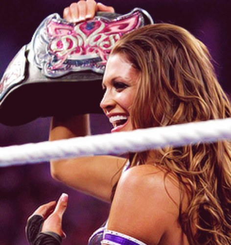 Obviously I am NOT Eve. Im just a RP. Legit @EveMarieTorres. Your current Divas Champion and Im 3x Divas Champion. Winner of Stars Earn Stripes. Taken (: