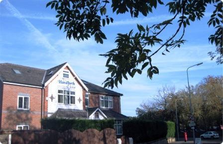 Located 10 mins from Manchester Airport, great prices, excellent staff and homely atmosphere! tel:01625 25 0958
http://t.co/nF7QIXVU

Handforth, Manchester