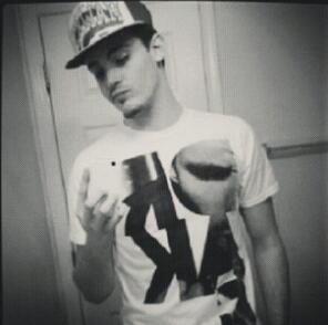 Follow Me!! Yes Tyler Rules is my real name ... 20 single aint cuffin' no hoes just nice gurls wit big _____________________.....