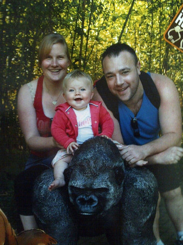 verliefd, werkend mama van elin en zwanger van de 2e