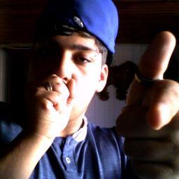 escutem VCS putinha ele é meuu e se tiver alguem de olho pode tira tá U.U kkkkkkkk ti amoo mto maninho s2 @alexia_sangalh