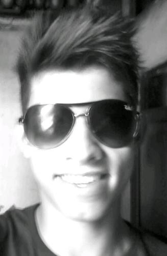 JeanJrmm's profile picture. Um cara.