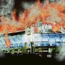 100 % tegen de club uit Amsterdam. Niet alle tweets serieus nemen. Cynisch