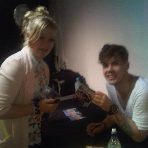 My name is Katie, I am 15..........
I love Aiden Grimshaw, Greg James, Professor Green, Russell Howard and James Arthur.