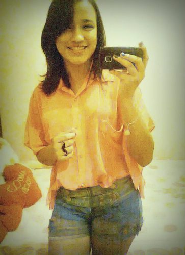 Sou chata, ciumenta, chata de novo, boba, idiota, chata de novo e.... já disse chata? rs