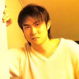 ゲーム、アニメ、ドラマCD、加えて原案、企画等多才な活躍を続ける子安武人さんの情報を提供する非公式Botです。もちろん、あなたからのリプにお返事もいたします。
URLは取扱説明書です。フォローされる際は必ずお読みください。