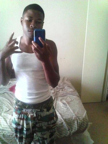 Roe Da Youngest & Da Dumbest I Be Da G.M.B. Youngin Make Da Women Go Crazy Sue Da Fuck Outta Trojan If U Pregnant With My Baby.Free Dorian & R.I.P. Lil Phat.