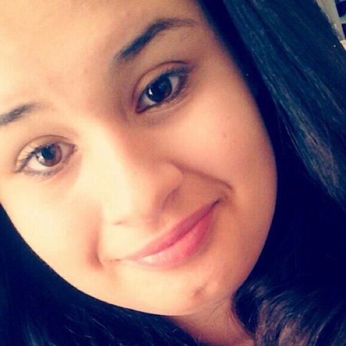 Hey(: Im Olivia Im A photographer and I love Music. #teamfollowback