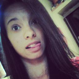 Me ame ou me odeie, ambos estão a meu favor. Se você me ama, eu sempre estarei em seu coração, se você me odeia, eu estarei sempre em sua mente.