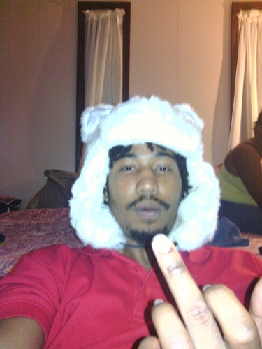 im 21 all bout my money and dont waste my time wit no bullshit if you anit talk $$$$ im not ttying to hear you.