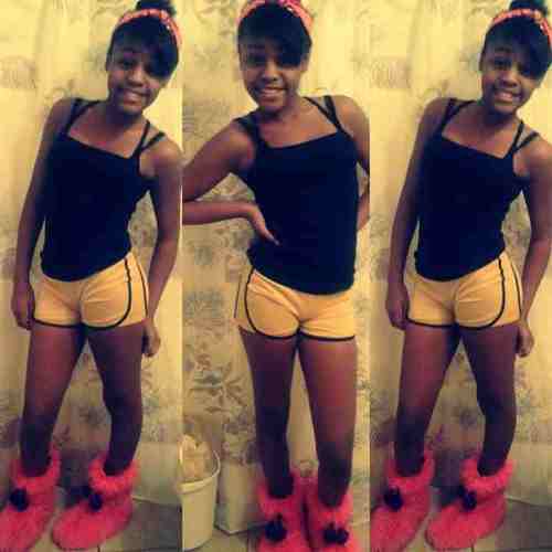 Follow me b.c I followw baack. ^__^ 3