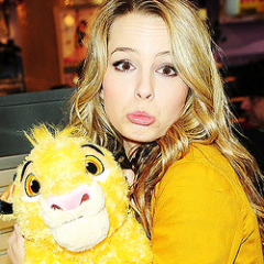 '' And when you smile, the whole world is looking for and for a while.'' ♥ Bridgit so beautiful, so perfect!  Mendie'm very proud! @bridgitmendler love you!
