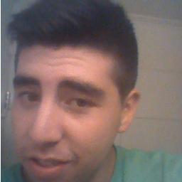 Estudiante de ing Industrial de la Andres Bello hincha de Colo Colo 3