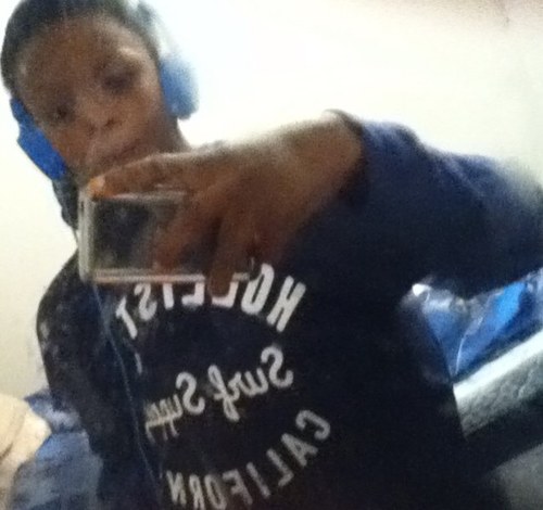I Follow Backk I keep It #3hunna Favorite Rapper:Chief Keef Favorite Song:Love Sosa Gender:Male I Follow Back Only No Drama Queens & Kings....G.Y.P.U. P.B.S ✌✌