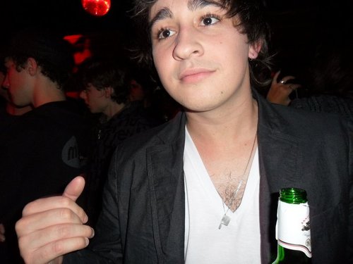 =] sem personalidade