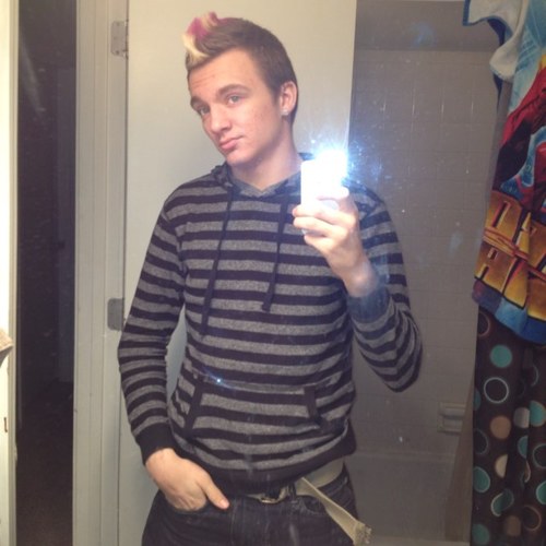 str8uphollywood's profile picture. FUCK PANTS. FUCK WAR. Fuck me. :) @SmurfNugget is fucking mine. Gtfo. Fuck. Peace bitches.