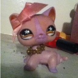 Hey, I'm Kendra! I love making videos! I have a main channel with a friend ( http://t.co/sDbGfLBK ) and an lps channel!  ( http://t.co/l542h4pE )