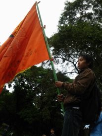tinta bg seorg pelajar lebih suci nilainya drpd darah seorg martir