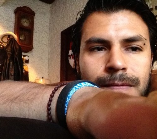 Hugogz's profile picture. Arquitecto, crítico, razonante, en busca de entretenimiento, conocimiento e información.