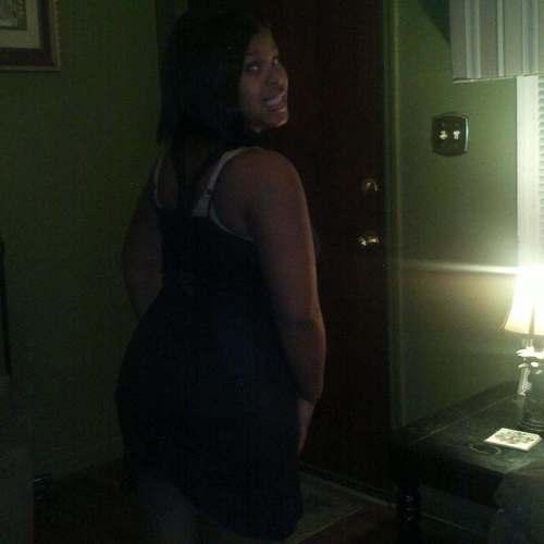 YEAH , Im that singing type ! Im crazy asf & fun to be around . So follow me , I follow back . Also follow my favorite cousin @x3_ImDenise :)